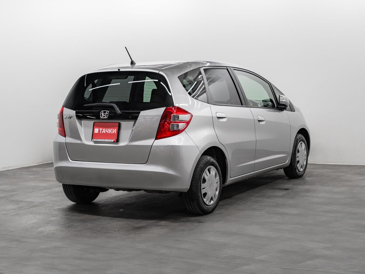 Honda Fit 2010 - фото автомобиля