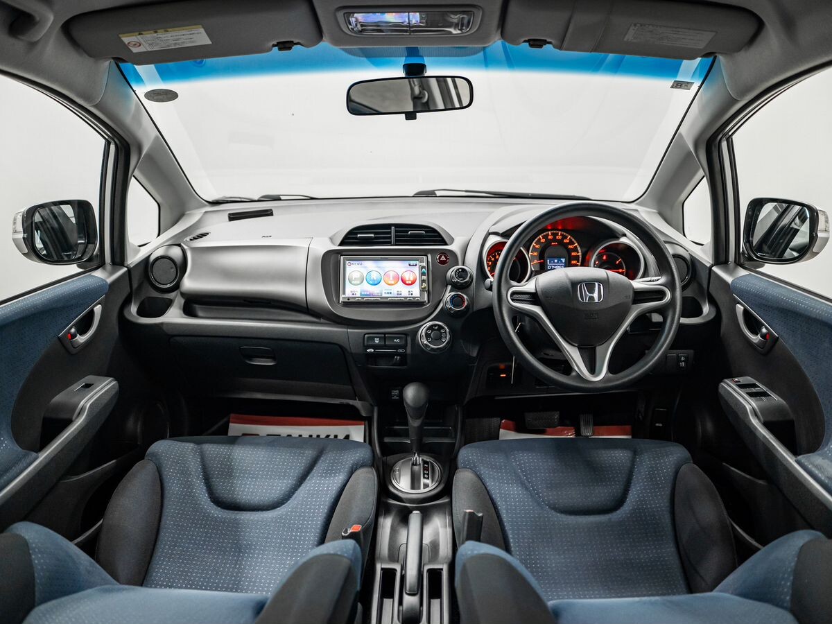 Honda Fit 2010 - фото автомобиля