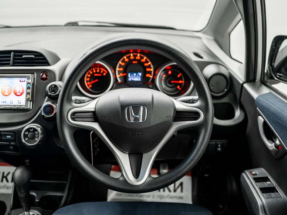 Honda Fit 2010 - фото автомобиля