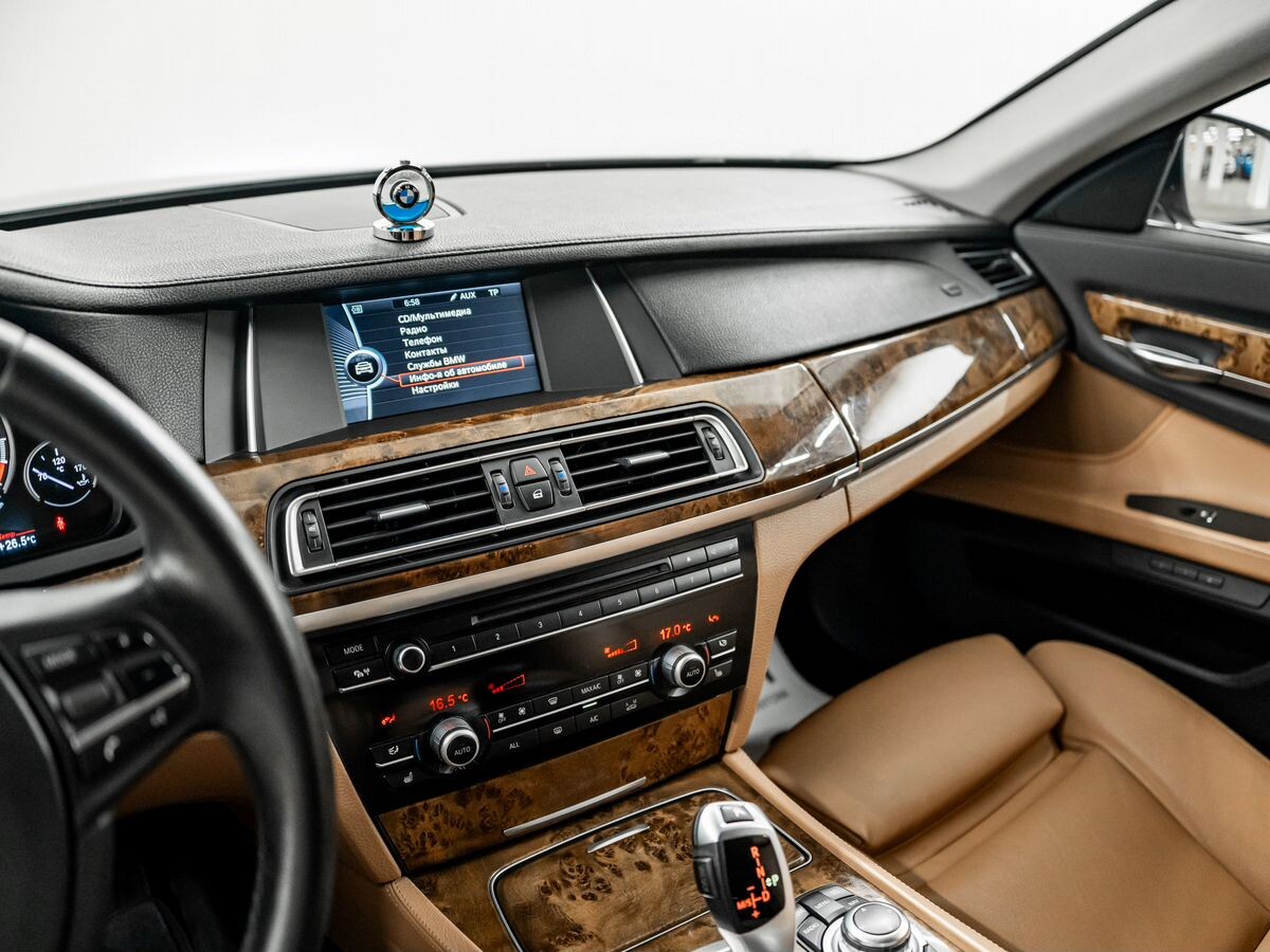 BMW 7-Series 2012 - фото автомобиля