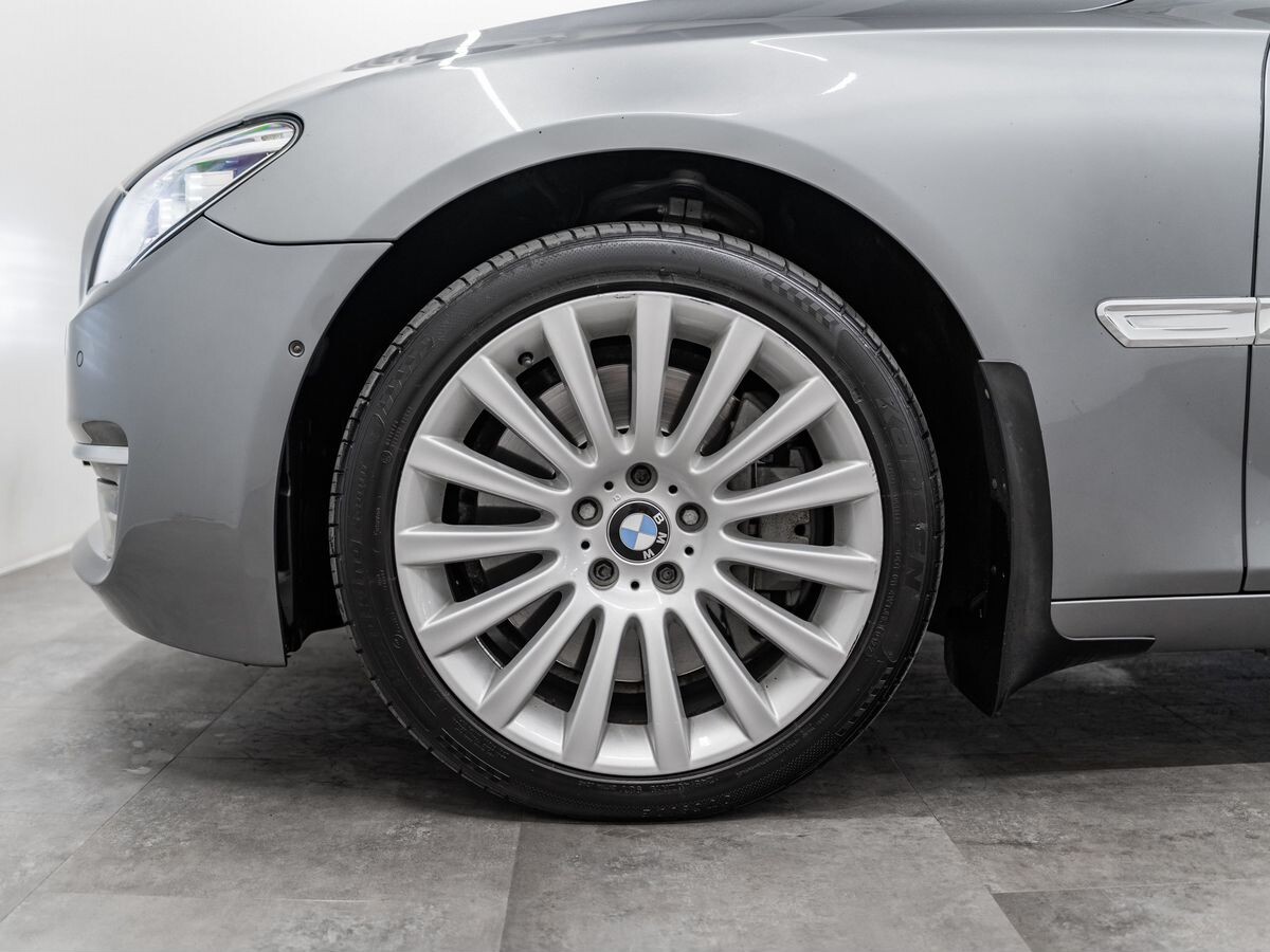 BMW 7-Series 2012 - фото автомобиля
