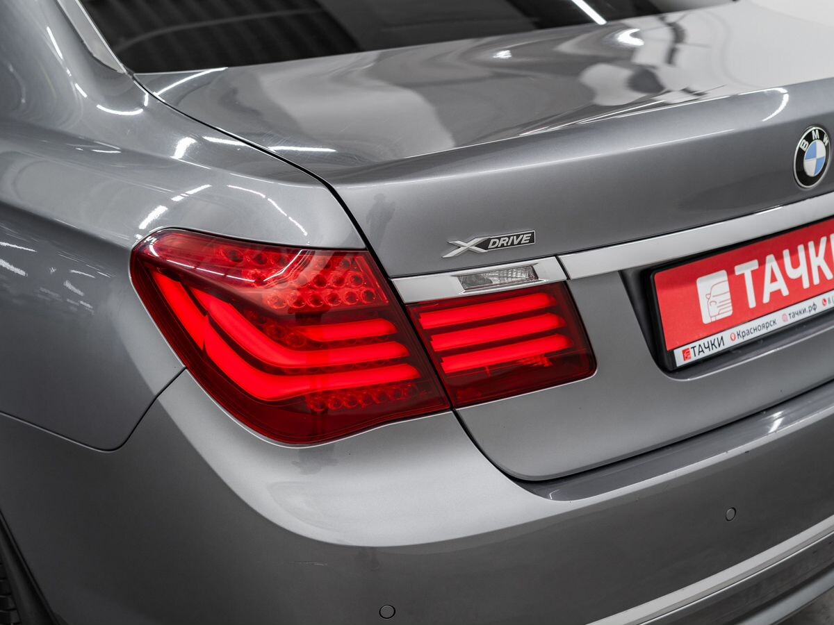 BMW 7-Series 2012 - фото автомобиля