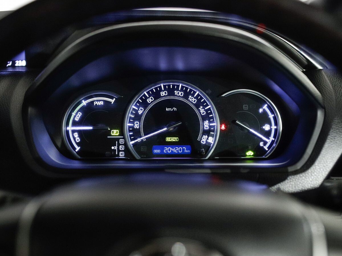Toyota Esquire 2015 - фото автомобиля