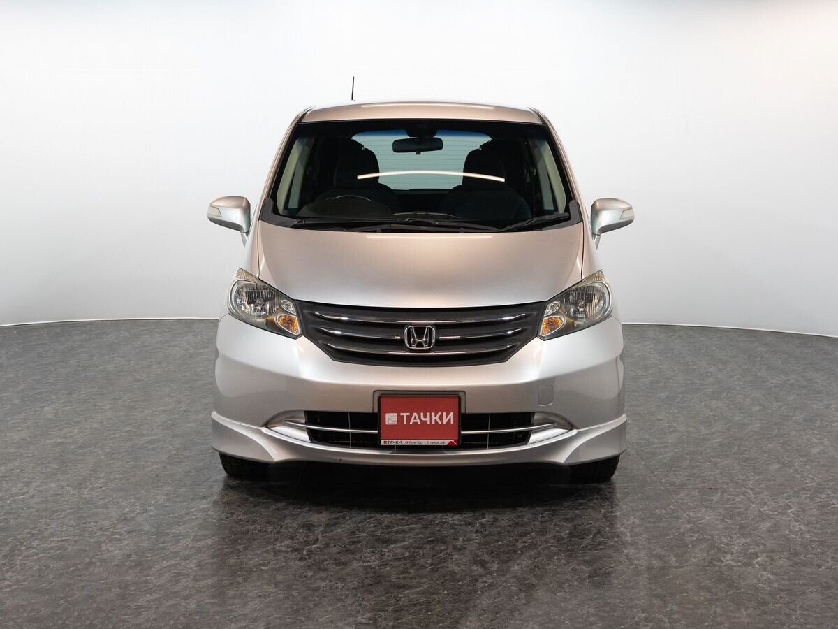 Honda Freed 2010 - фото автомобиля