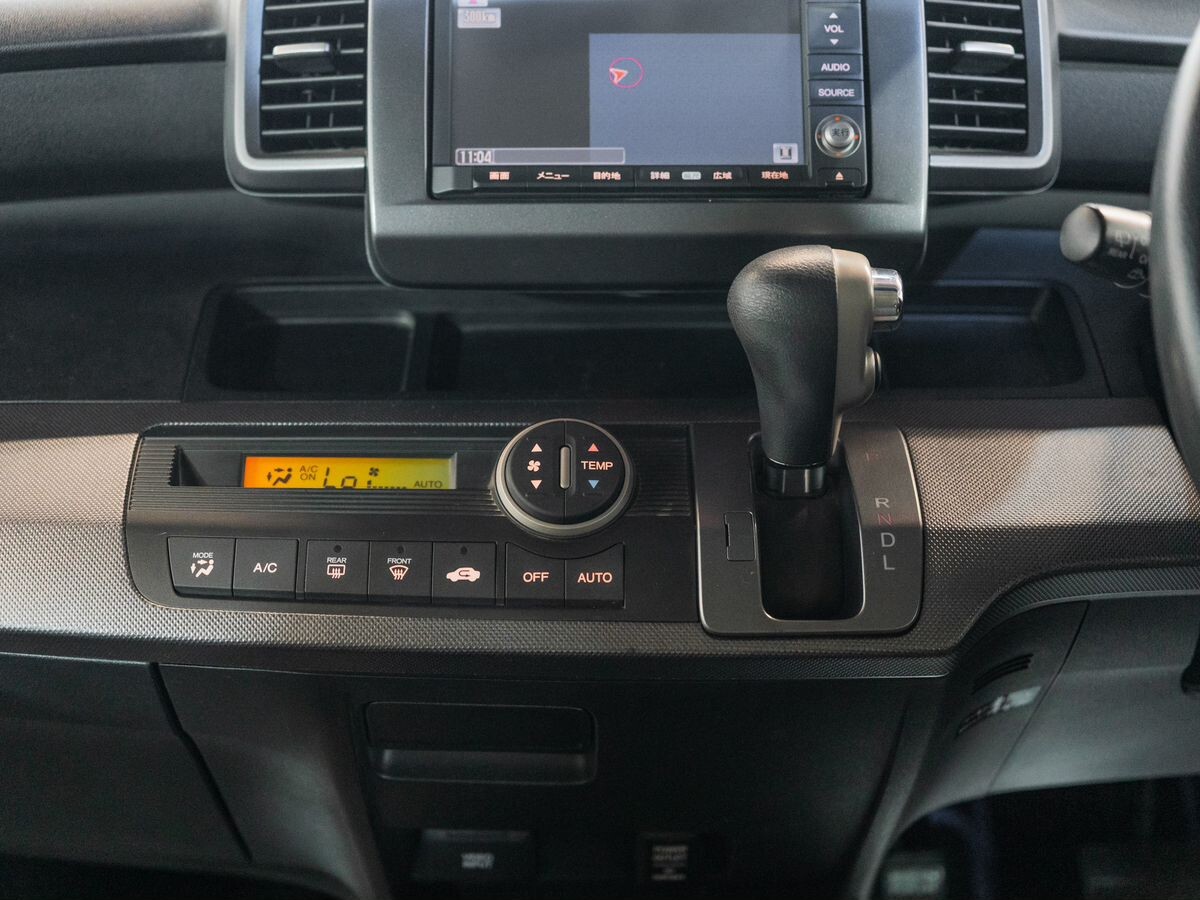 Honda Freed 2010 - фото автомобиля