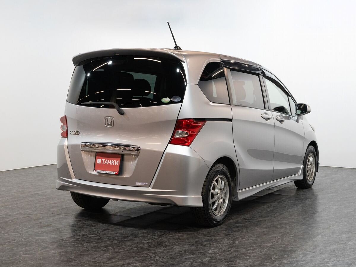 Honda Freed 2010 - фото автомобиля