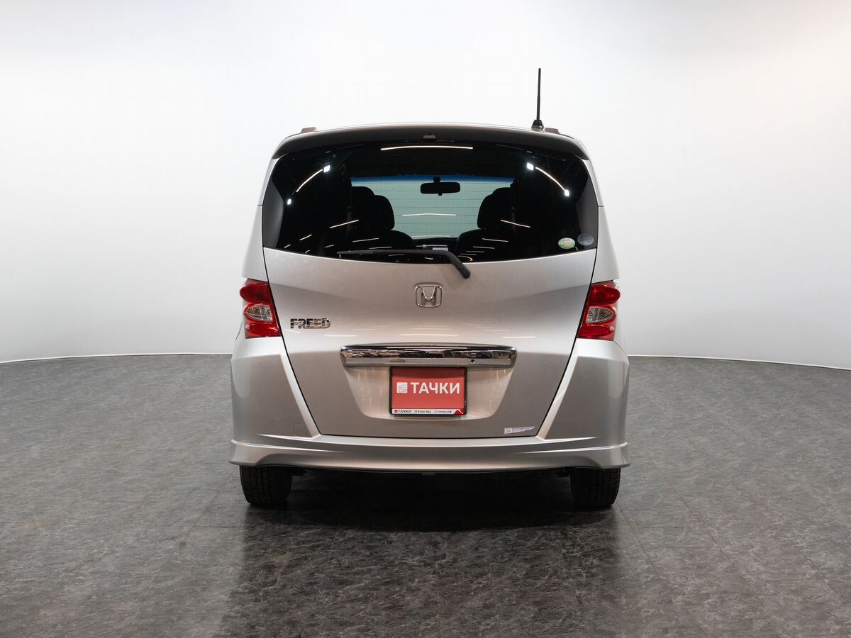 Honda Freed 2010 - фото автомобиля