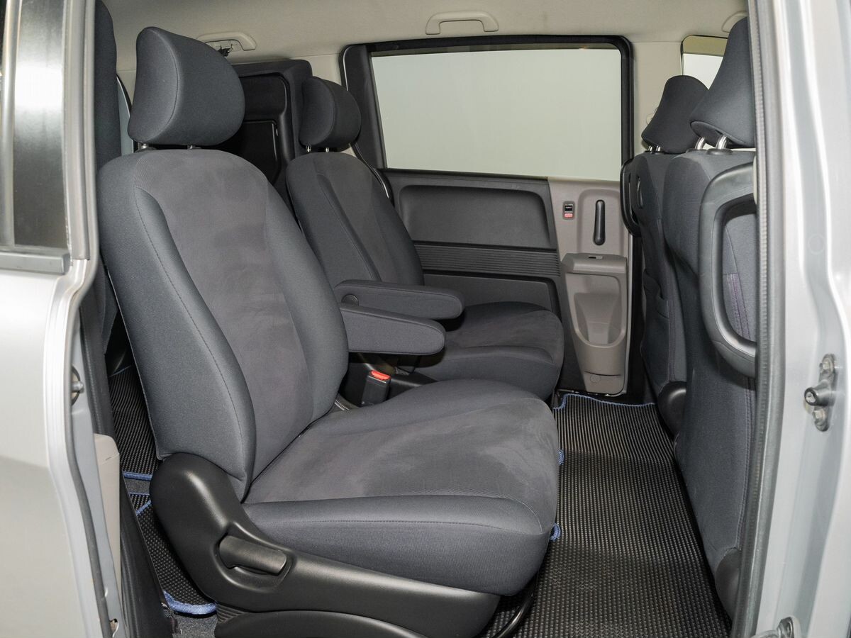 Honda Freed 2010 - фото автомобиля