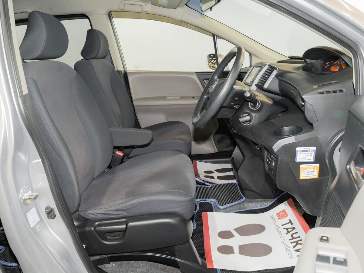 Honda Freed 2010 - фото автомобиля