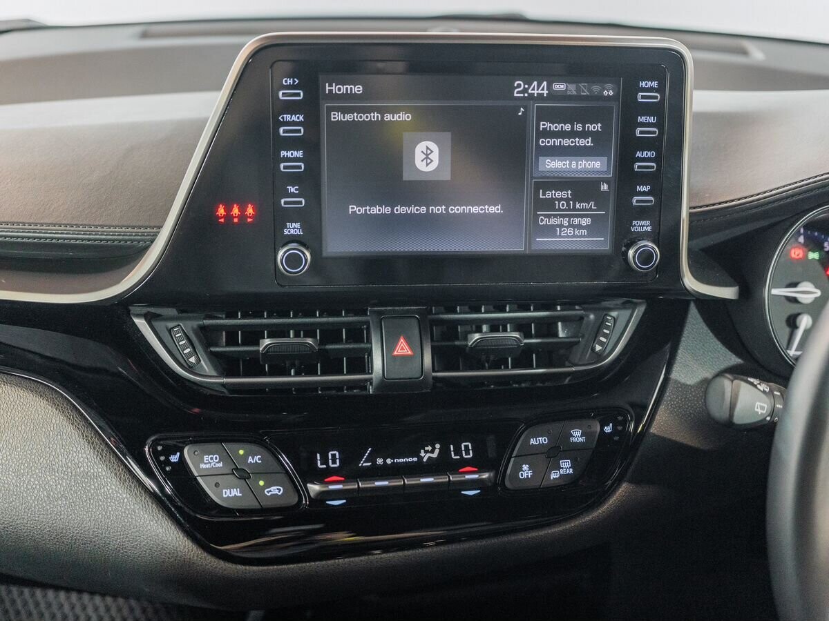 Toyota C-HR 2020 - фото автомобиля