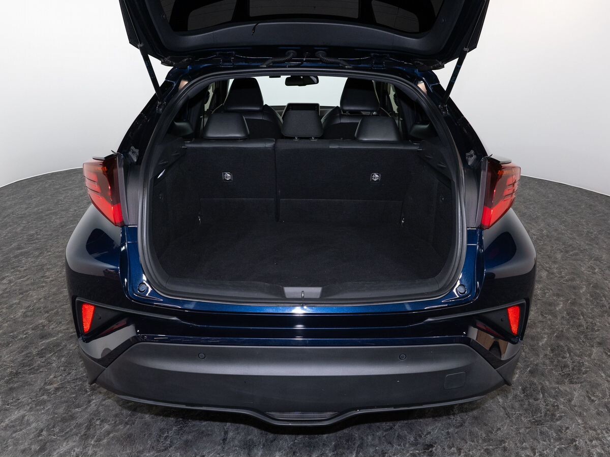 Toyota C-HR 2020 - фото автомобиля