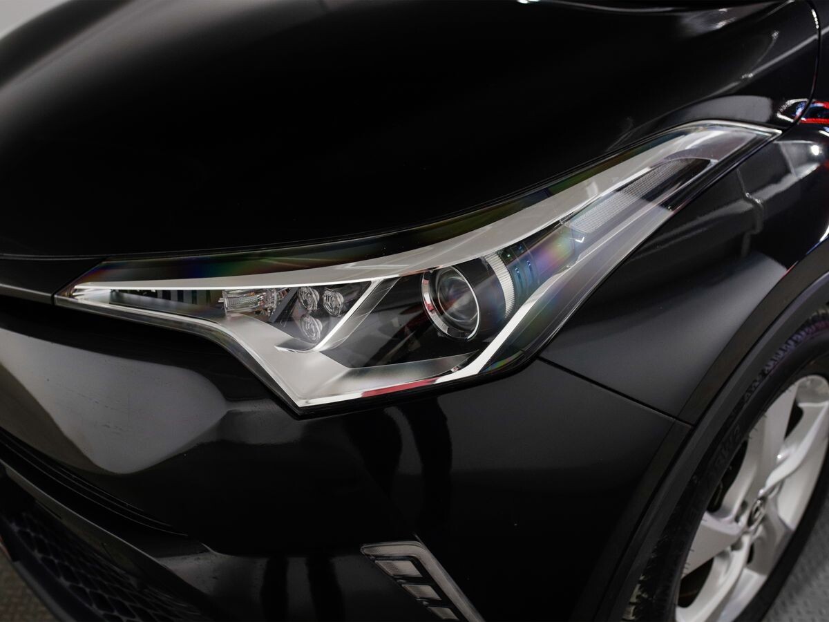 Toyota C-HR 2018 - фото автомобиля