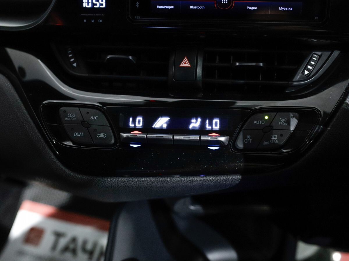 Toyota C-HR 2018 - фото автомобиля