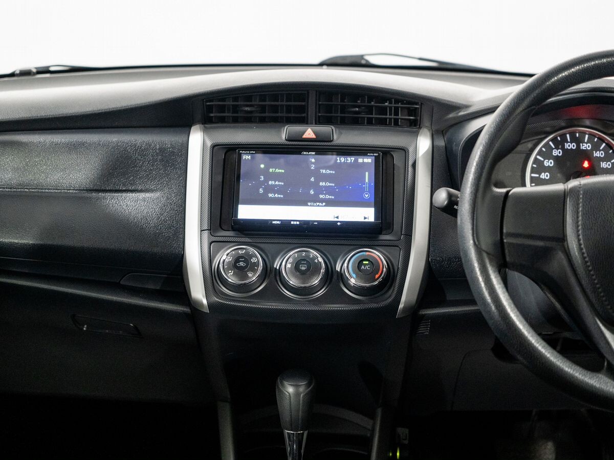 Toyota Corolla Fielder 2020 - фото автомобиля
