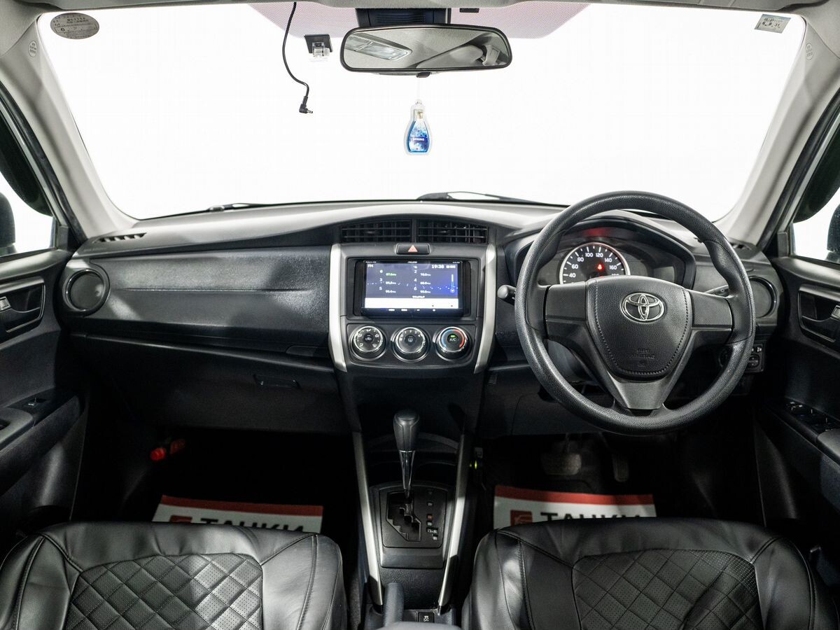 Toyota Corolla Fielder 2020 - фото автомобиля