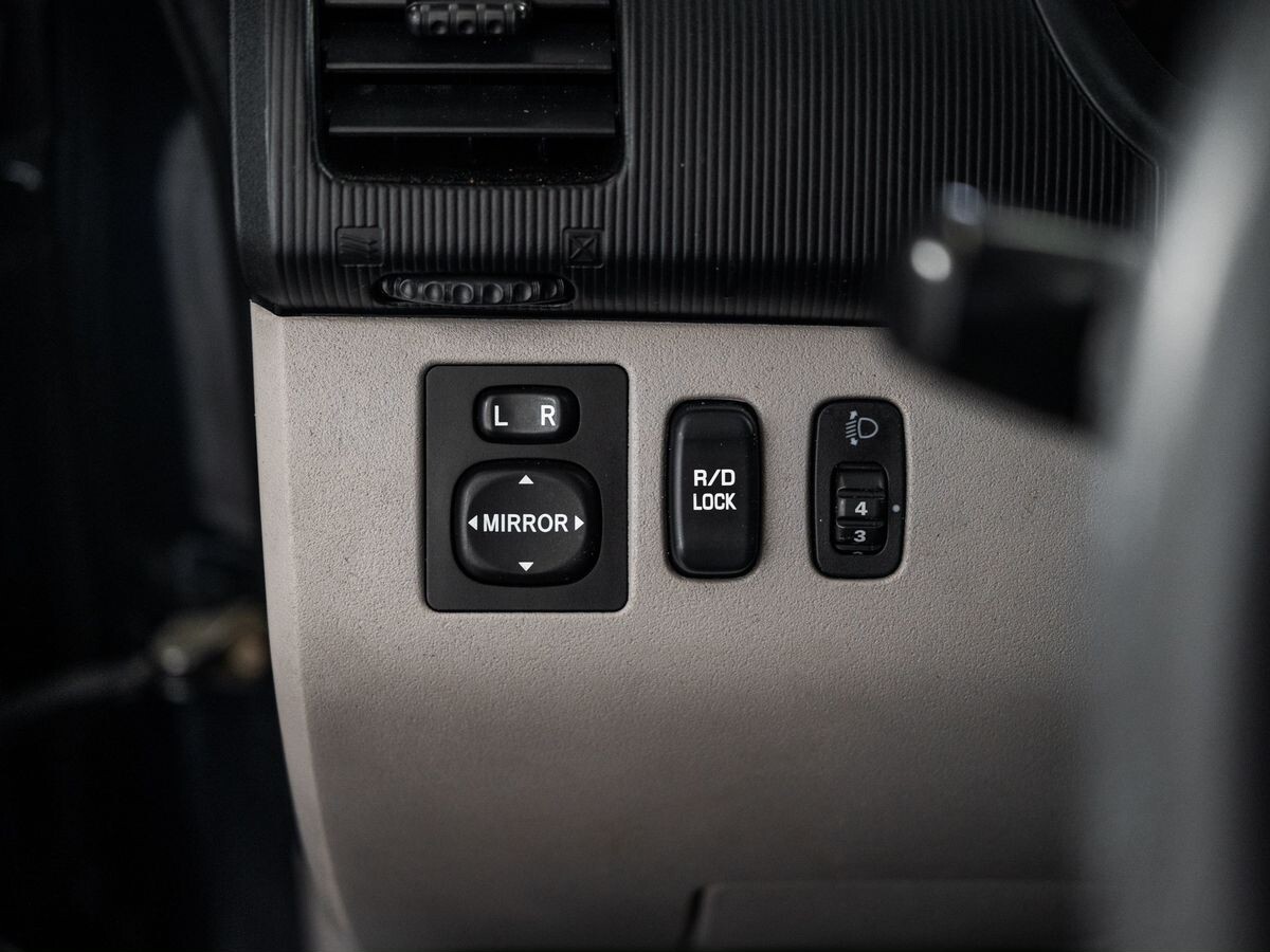 Mitsubishi Pajero Sport 2012 - фото автомобиля