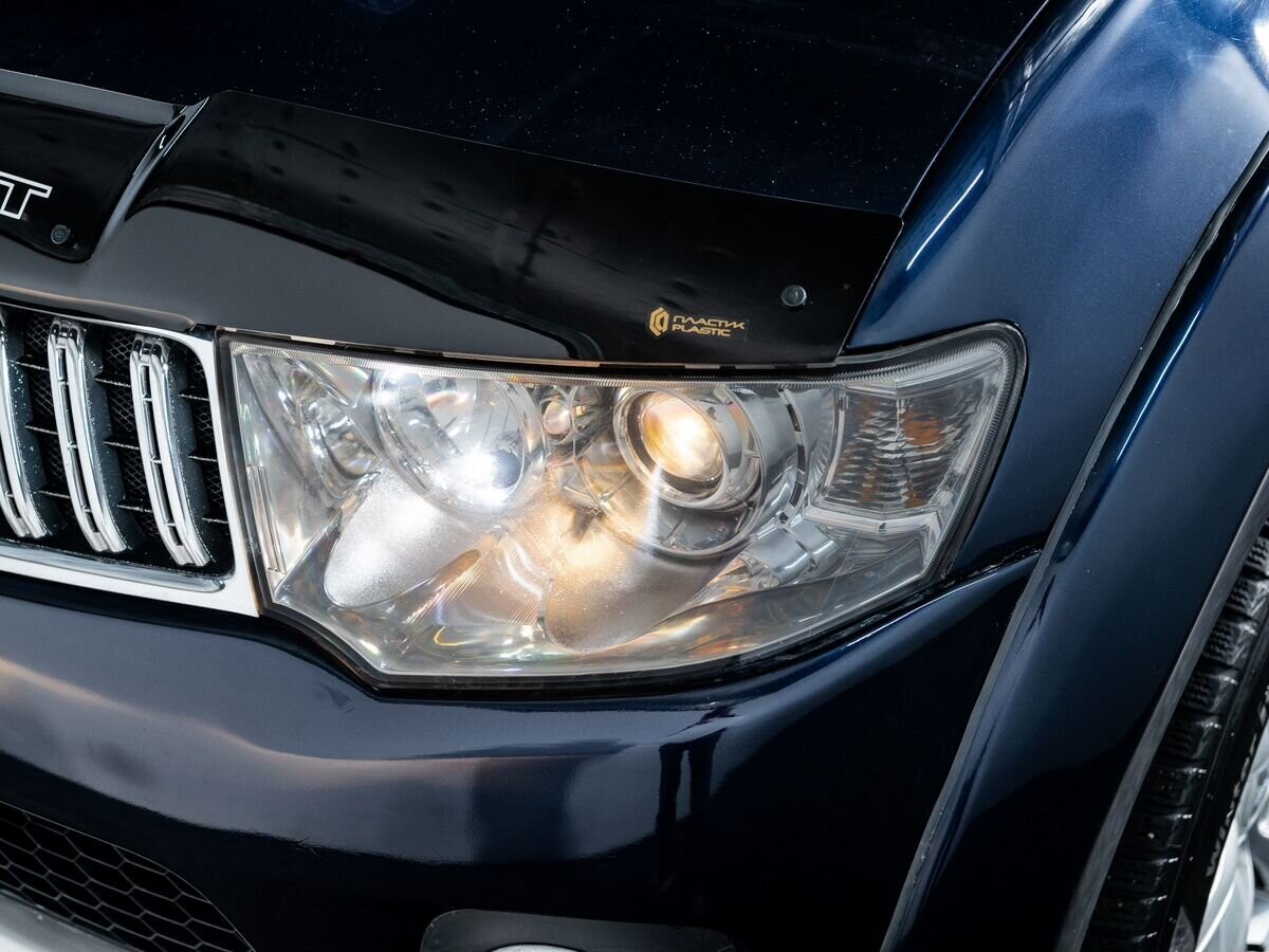 Mitsubishi Pajero Sport 2012 - фото автомобиля