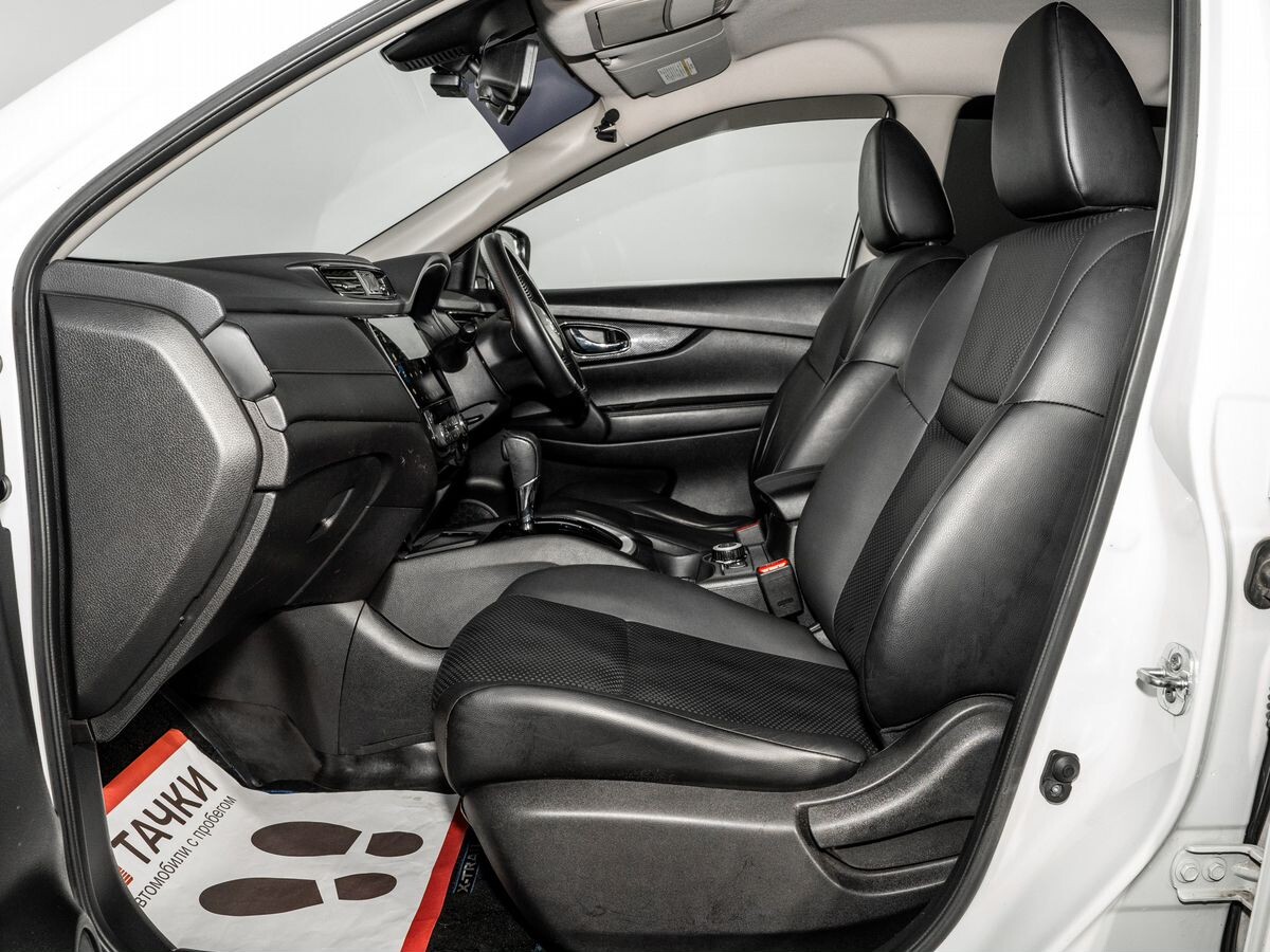 Nissan X-Trail 2017 - фото автомобиля