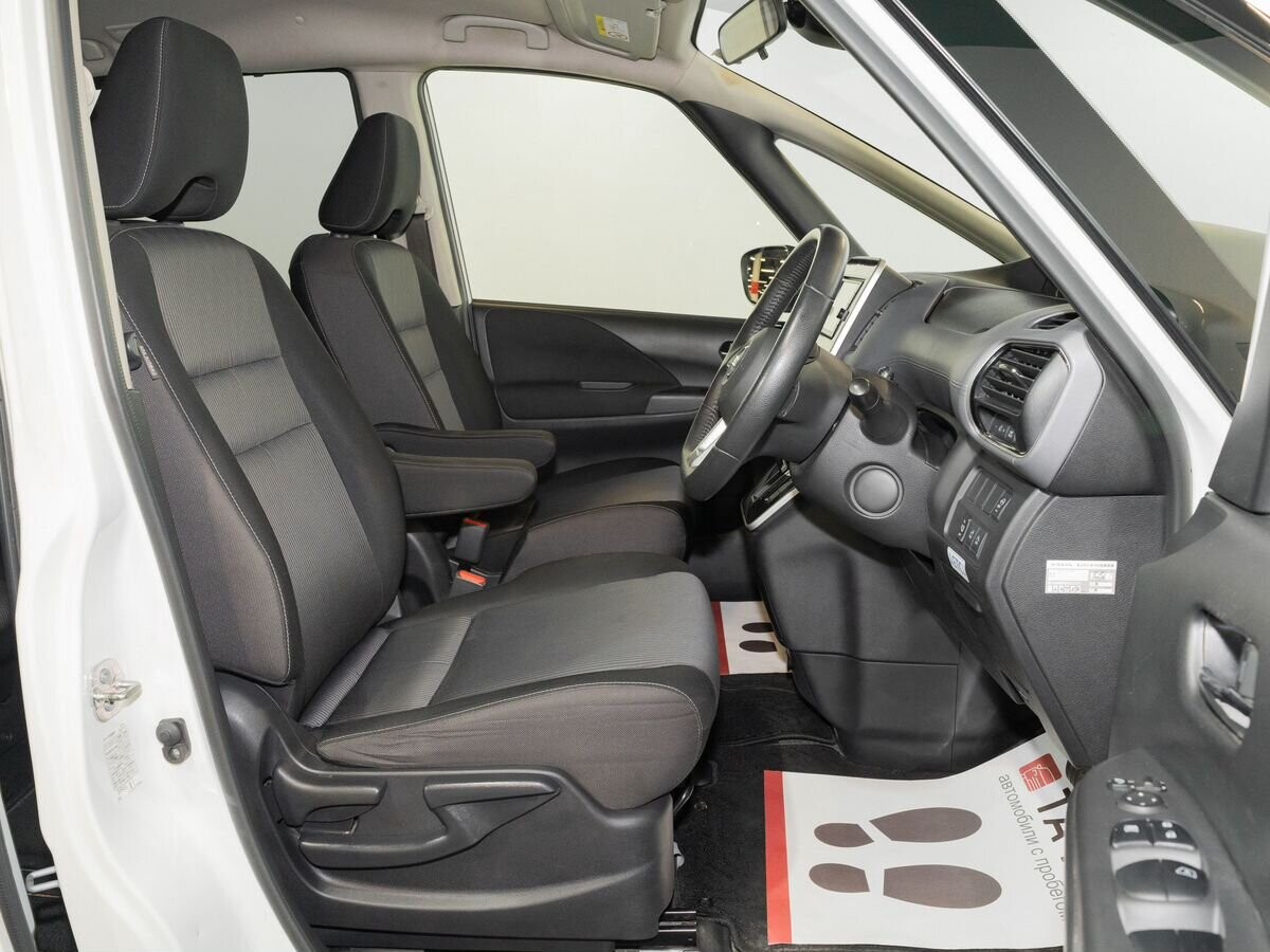 Nissan Serena 2020 - фото автомобиля