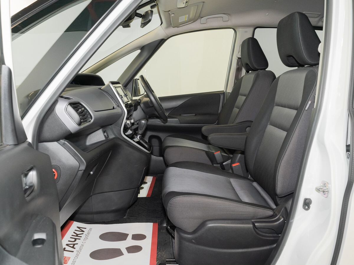 Nissan Serena 2020 - фото автомобиля