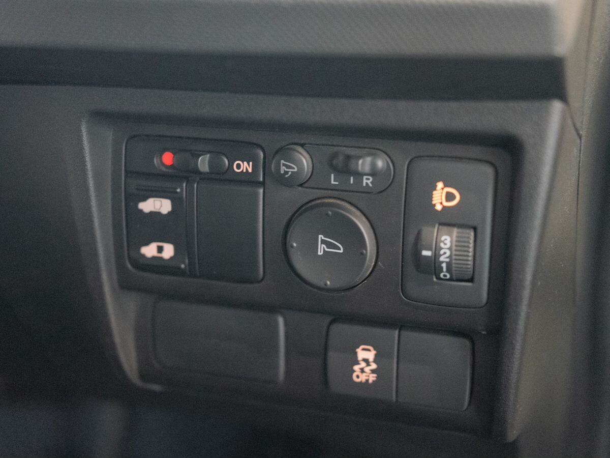 Honda Freed 2012 - фото автомобиля