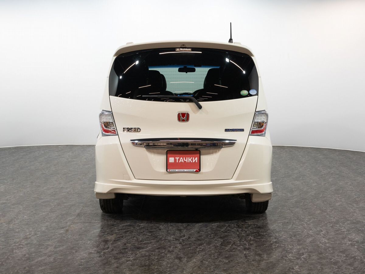 Honda Freed 2012 - фото автомобиля