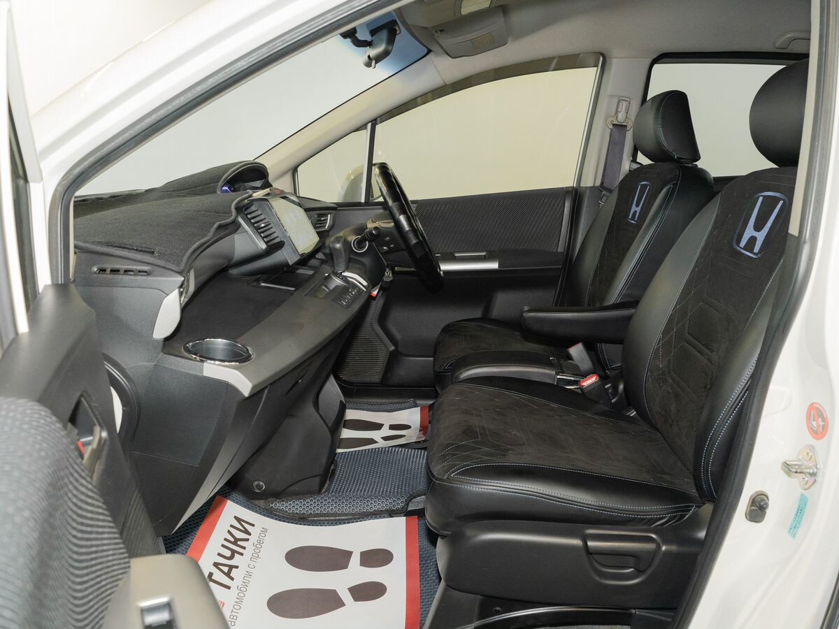Honda Freed 2012 - фото автомобиля