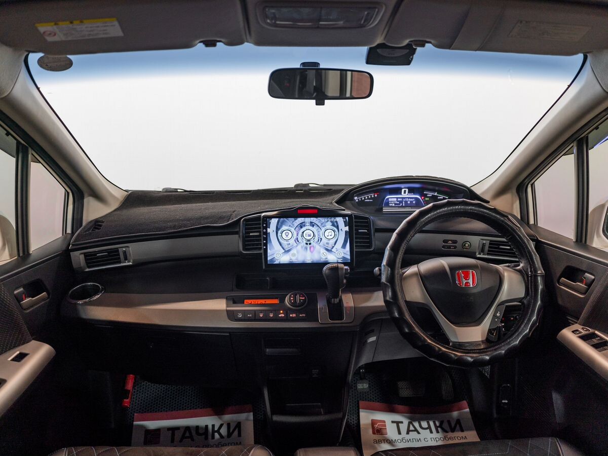 Honda Freed 2012 - фото автомобиля