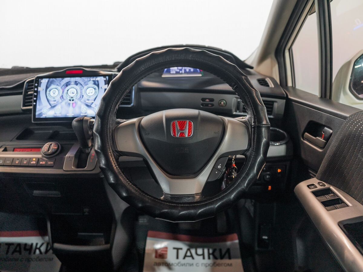 Honda Freed 2012 - фото автомобиля