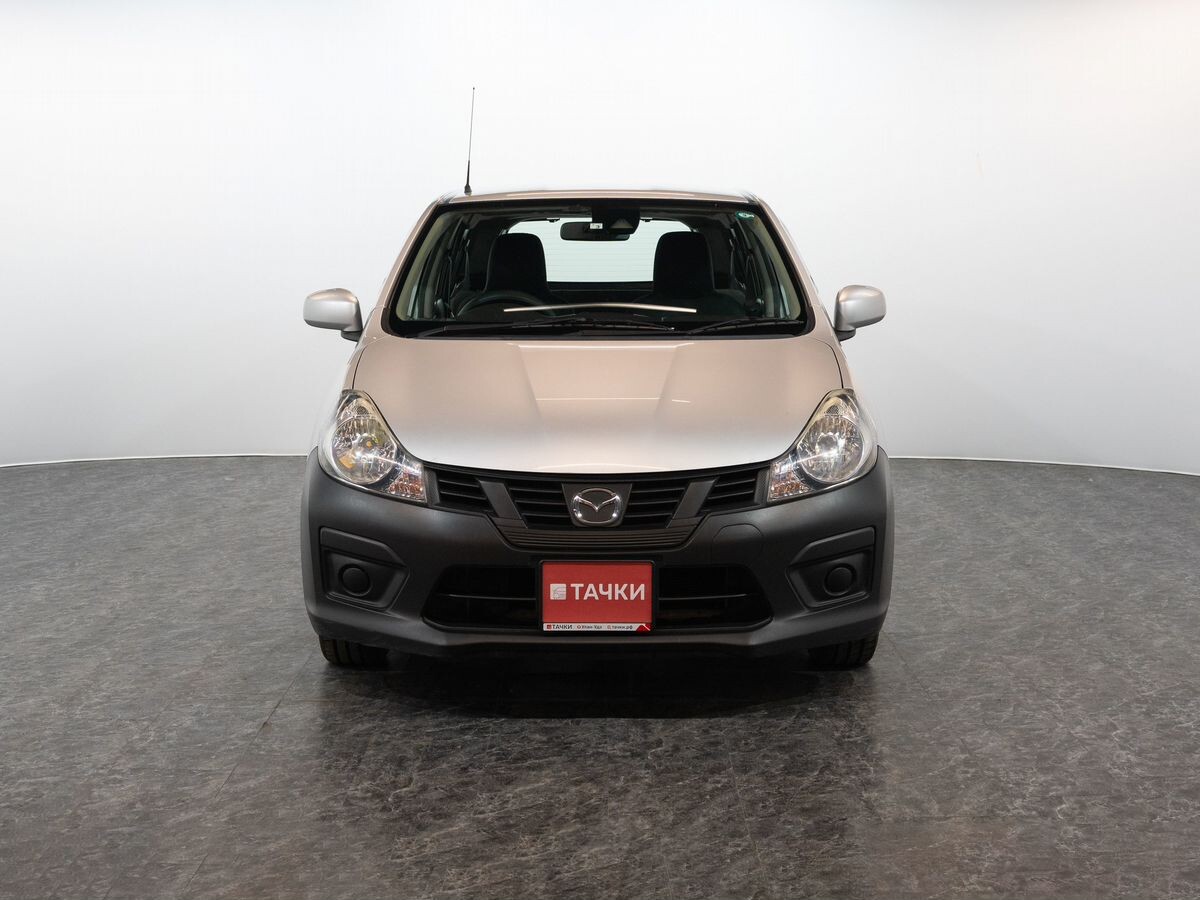 Mazda Familia 2017 - фото автомобиля