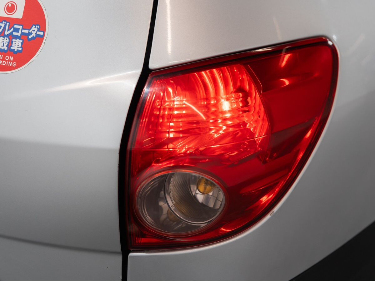 Mazda Familia 2017 - фото автомобиля