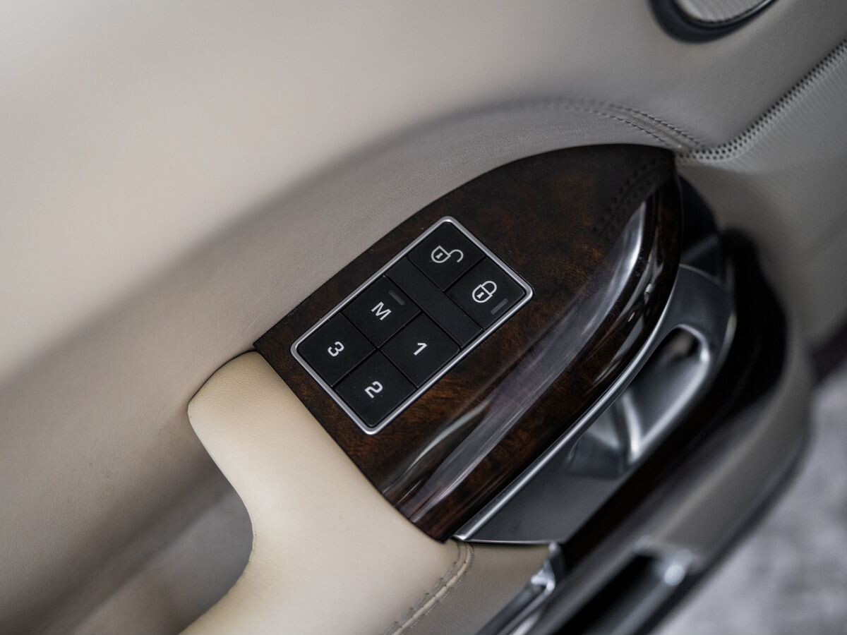 Land Rover Range Rover 2015 - фото автомобиля