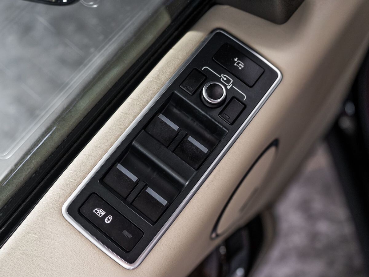 Land Rover Range Rover 2015 - фото автомобиля