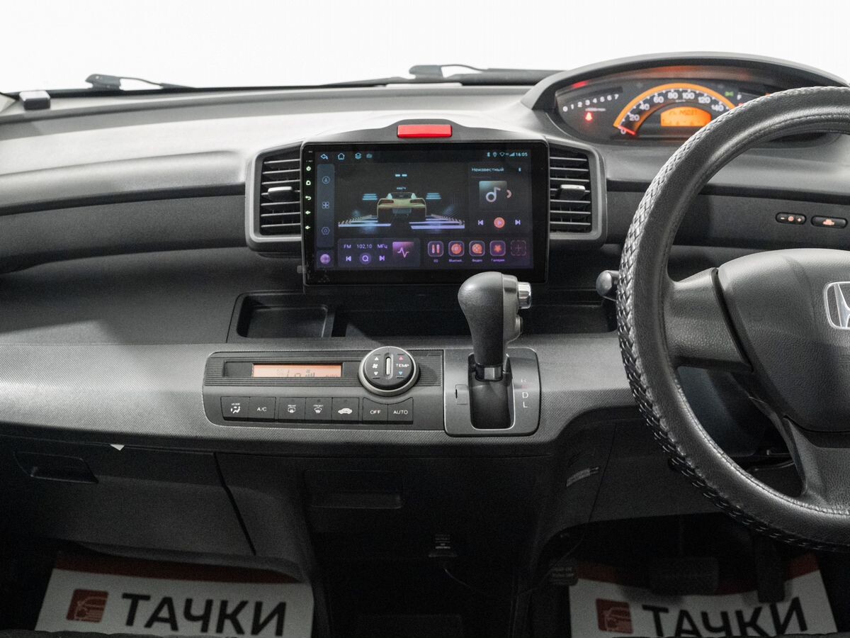 Honda Freed 2010 - фото автомобиля
