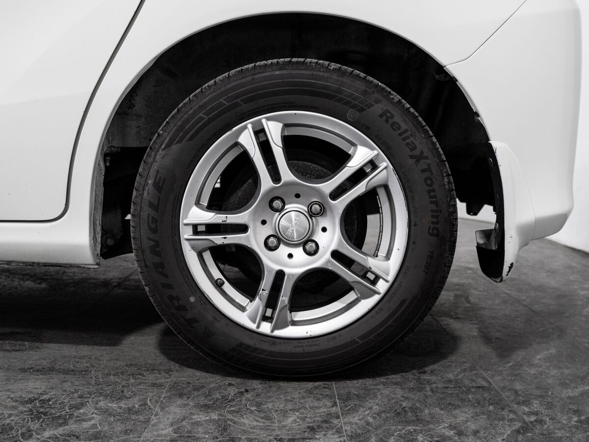 Honda Freed 2010 - фото автомобиля