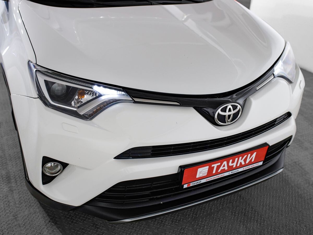 Toyota RAV4 2017 - фото автомобиля
