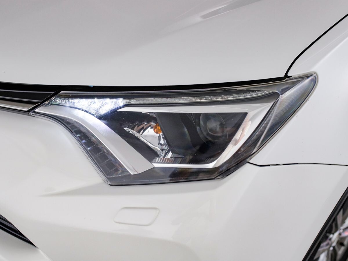 Toyota RAV4 2017 - фото автомобиля