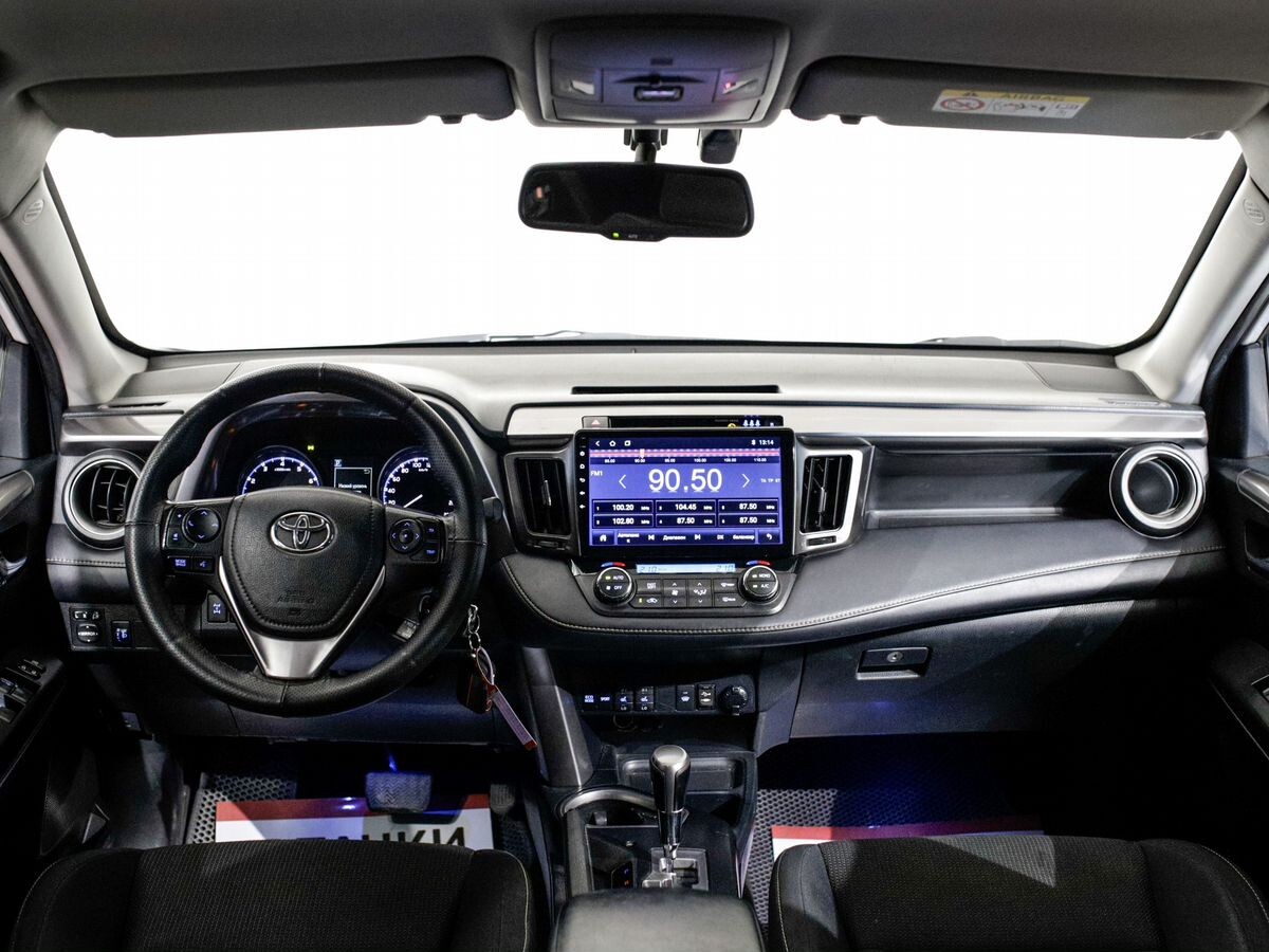 Toyota RAV4 2017 - фото автомобиля