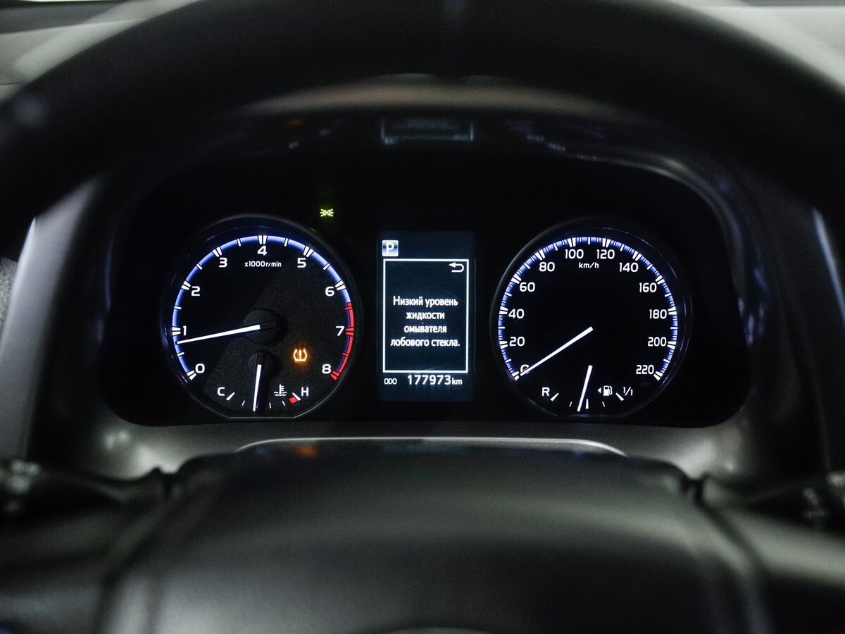 Toyota RAV4 2017 - фото автомобиля