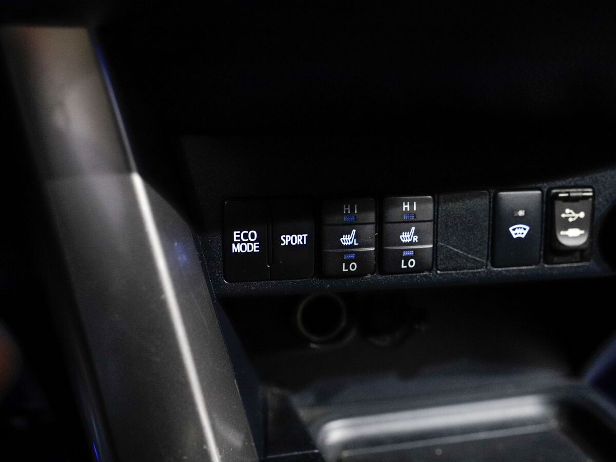 Toyota RAV4 2017 - фото автомобиля