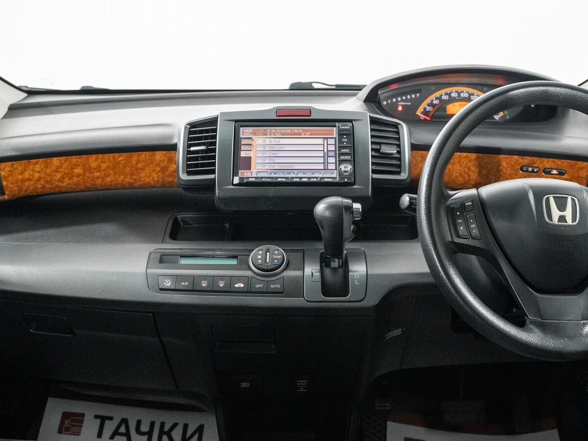 Honda Freed 2010 - фото автомобиля