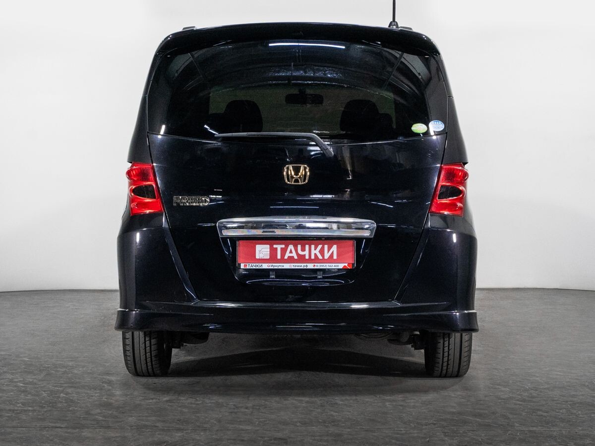 Honda Freed 2010 - фото автомобиля