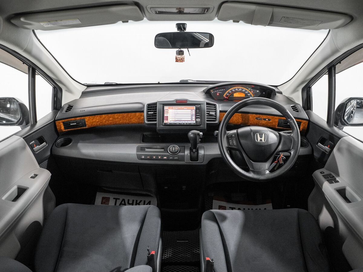 Honda Freed 2010 - фото автомобиля