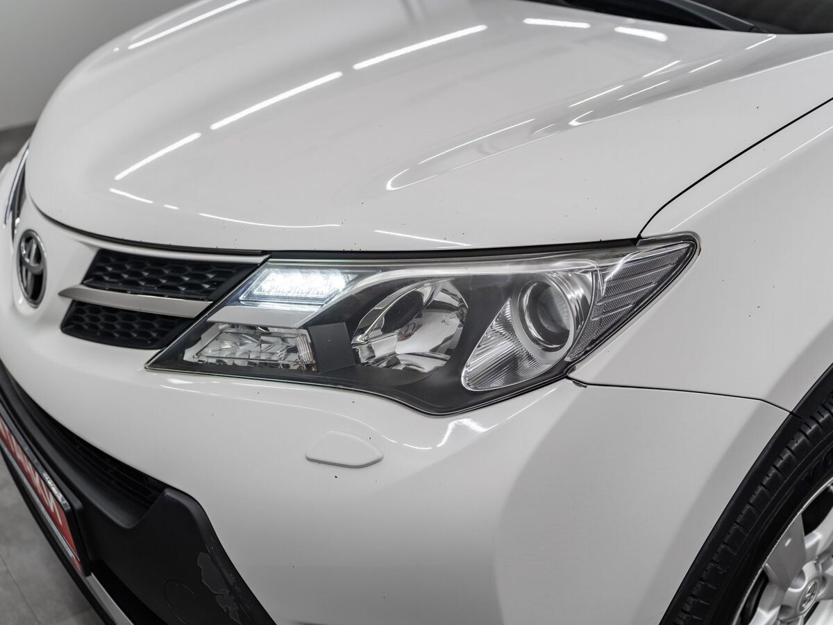 Toyota RAV4 2013 - фото автомобиля