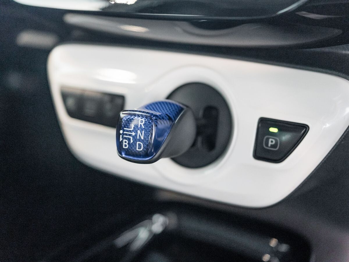 Toyota Prius 2018 - фото автомобиля