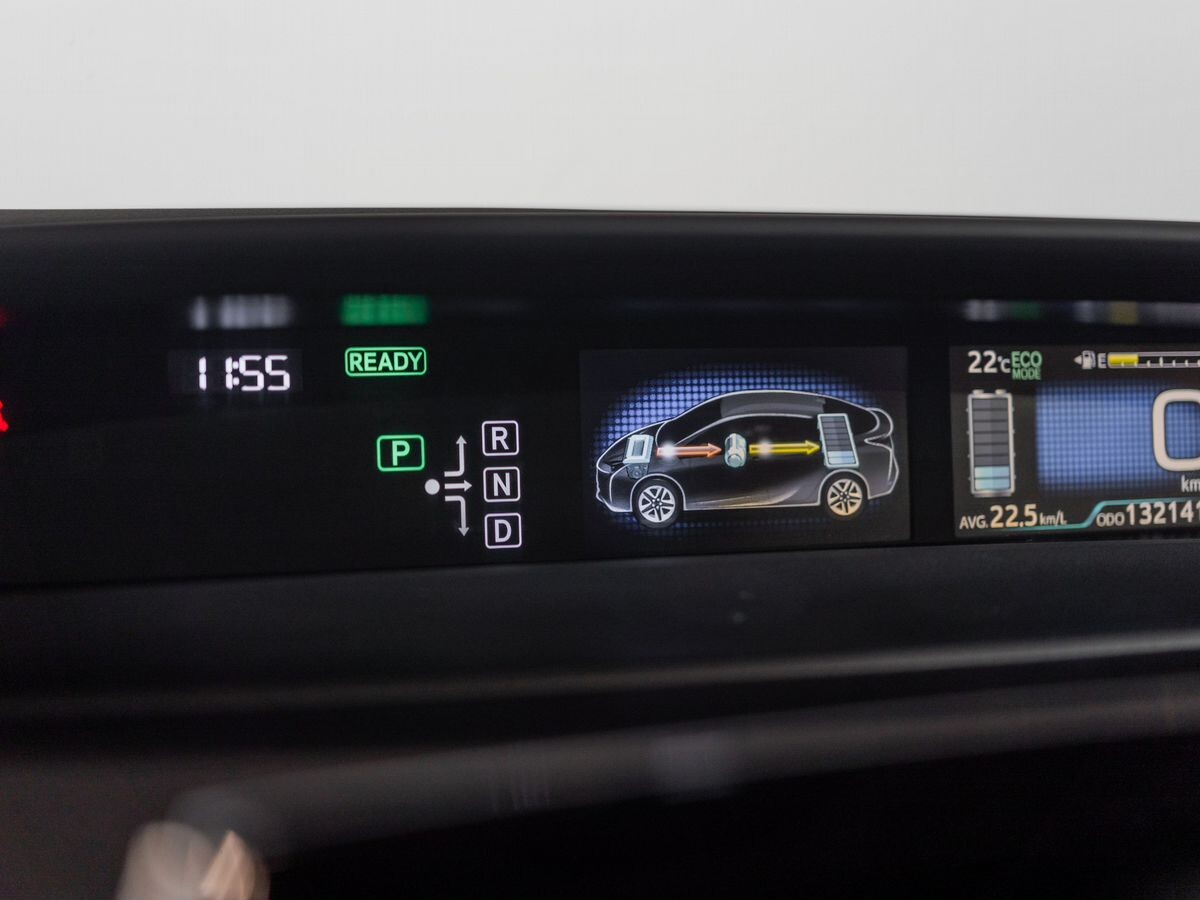 Toyota Prius 2018 - фото автомобиля