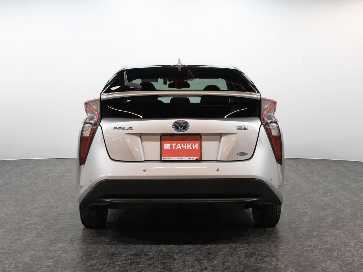 Toyota Prius 2018 - фото автомобиля