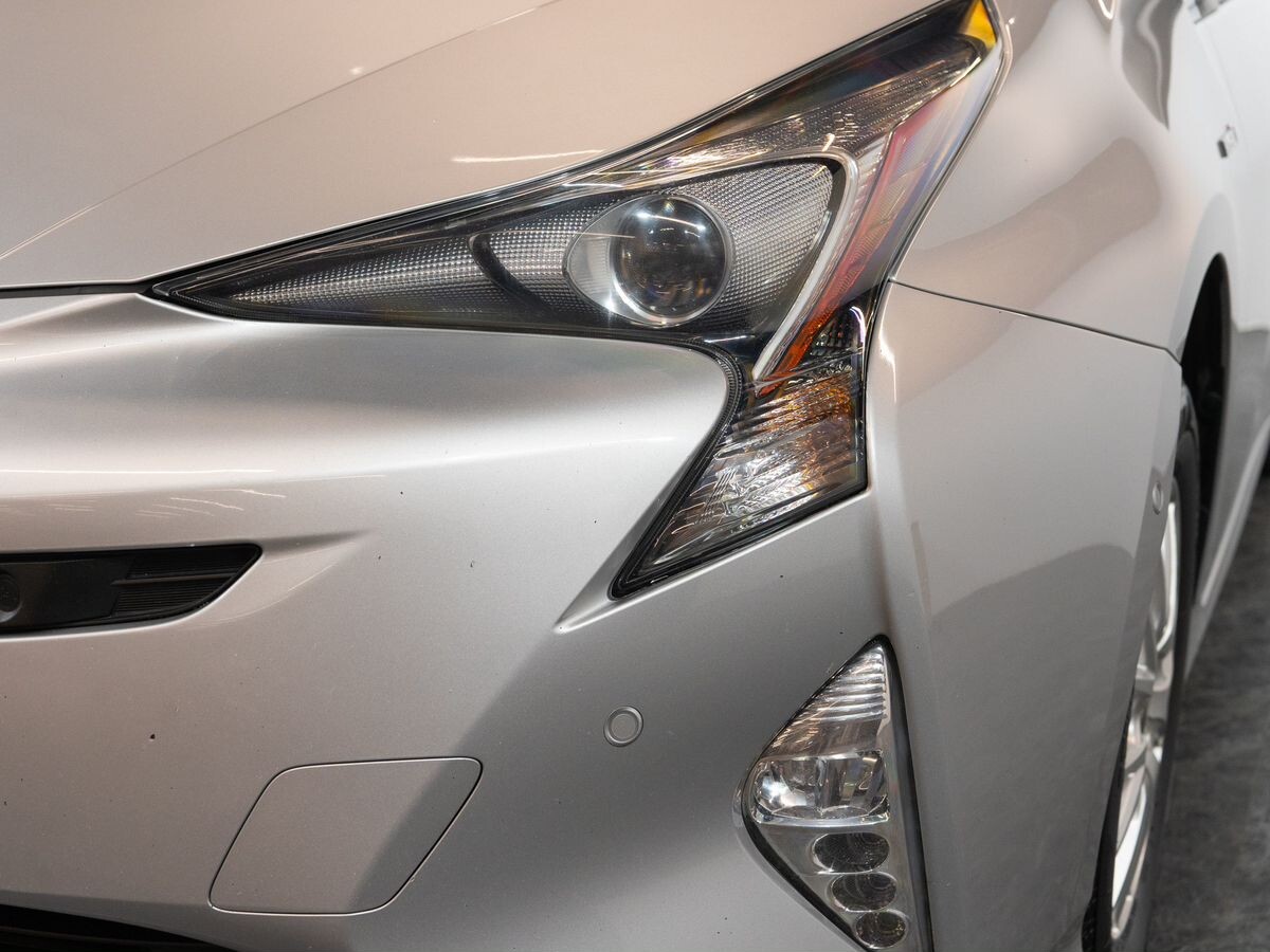 Toyota Prius 2018 - фото автомобиля