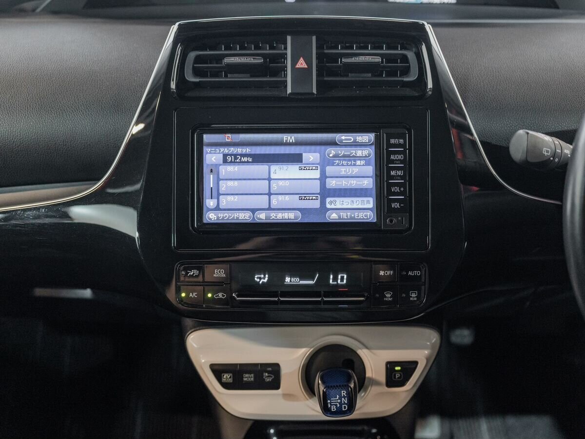 Toyota Prius 2018 - фото автомобиля