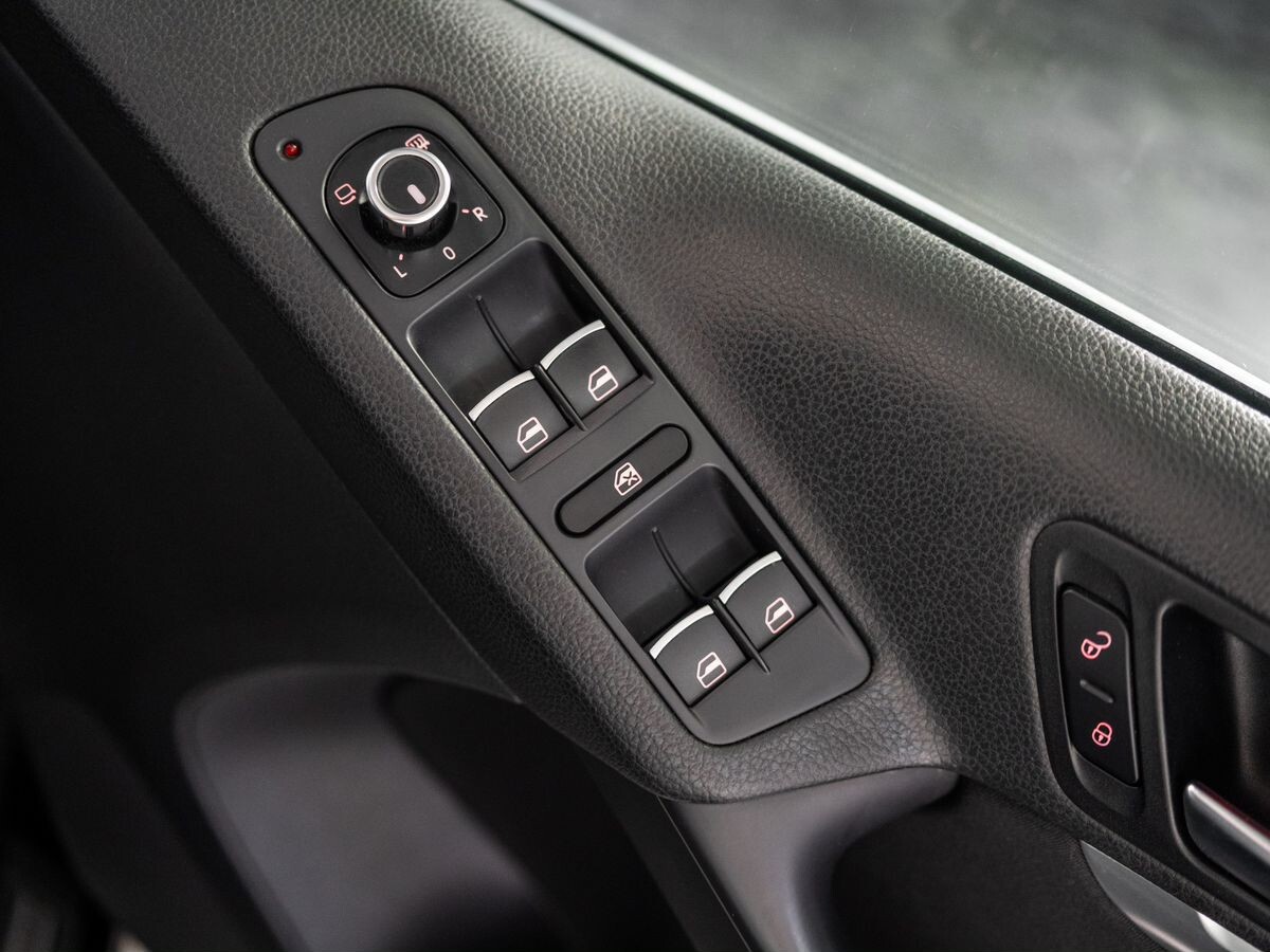Volkswagen Tiguan 2013 - фото автомобиля